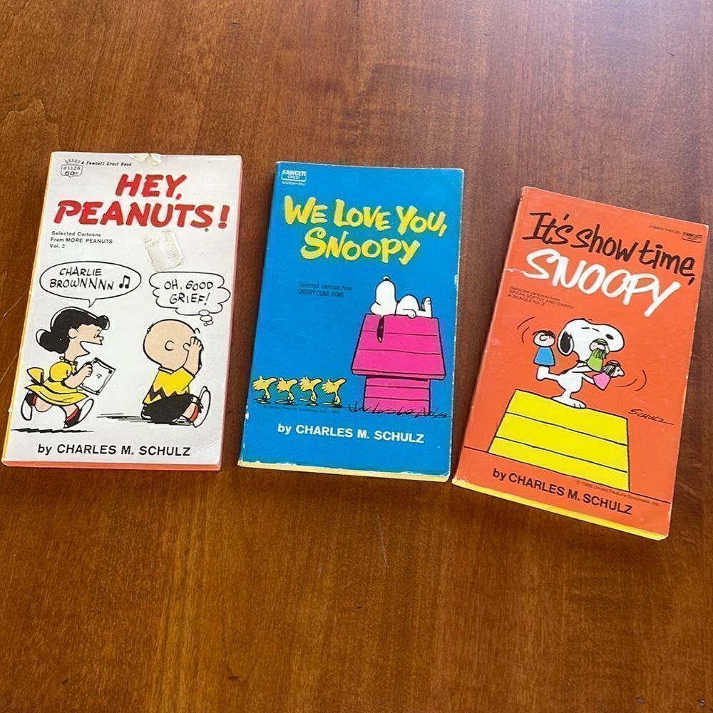 Peanuts Snoopy Charlie Brown Comic Paperbacks, Charles M Schulz, 50's 60's 70's